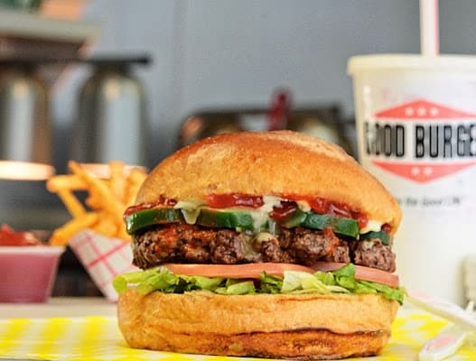 Zo's Good Burger in Garden City