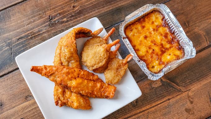 5 Brothers Fried Chicken & Waffles