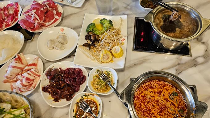 Chine Legendary Hot Pot & BBQ in Toronto