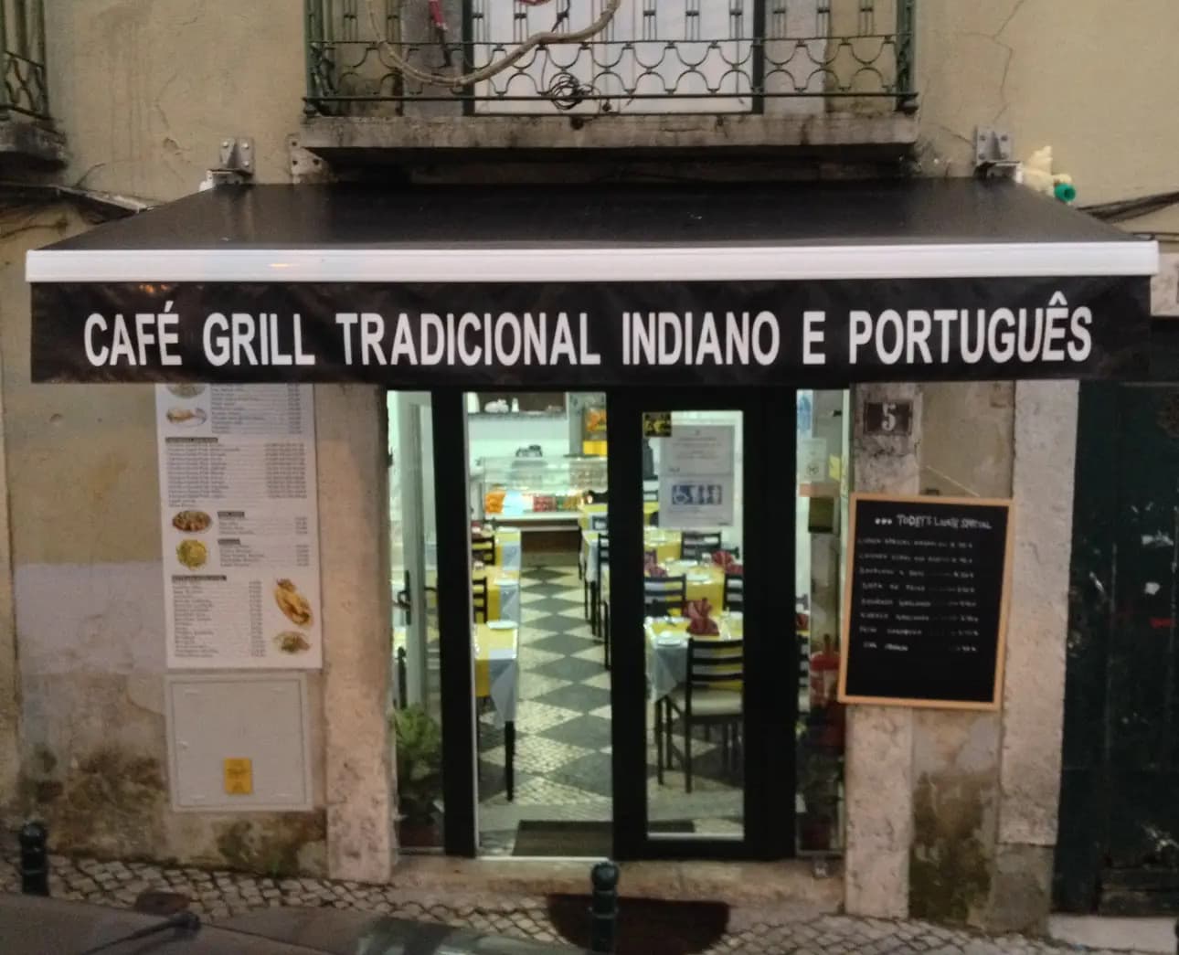 Café Grill in Lisbon