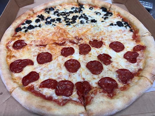 New Yorker Pizza in Leesburg