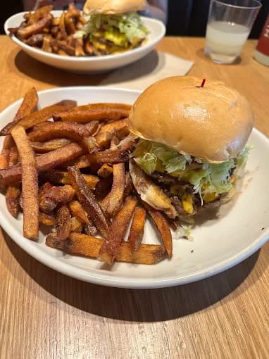 Photo of HiHo Cheeseburger